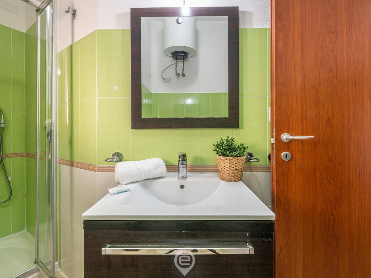 La Corte Apartment Pula Eksteriør billede